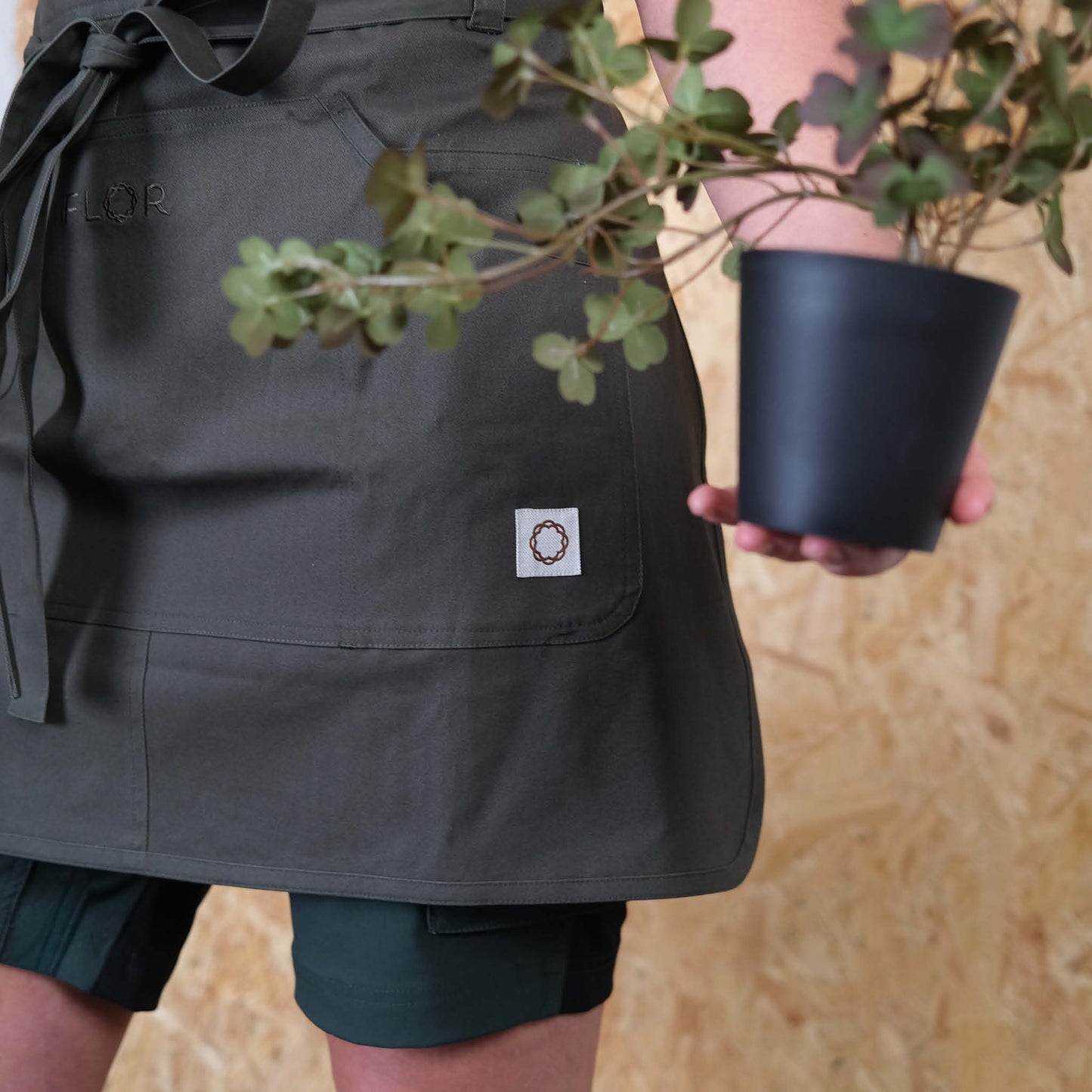 Hage forkle - kort modell